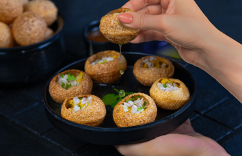 panipuri - hand 1