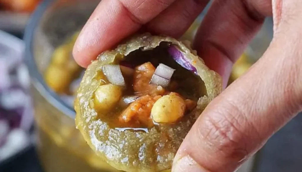 north-indian-cuisine-in-kochi-pani-puri